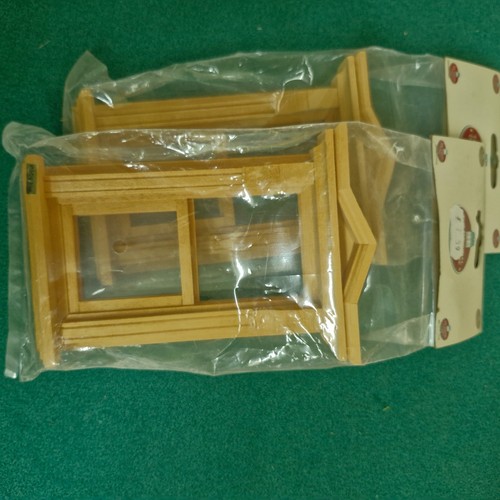 Dolls house windows victorian - dolls,