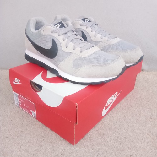 Nike runner size grey - md,