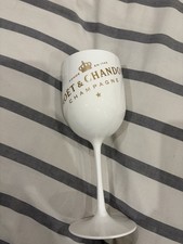 1x Moet & Chandon White
