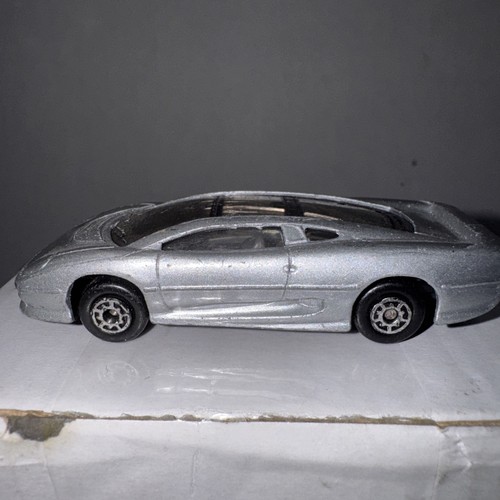 Maisto jaguar xj220 die - , cast