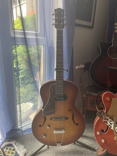 Godin left handed 5th avenue - left,