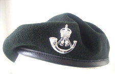 RIFLES REGIMENT  BERET & METAL