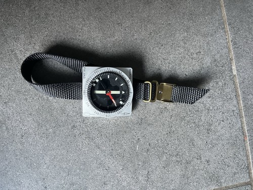 Suunto wrist dive compass - dive,