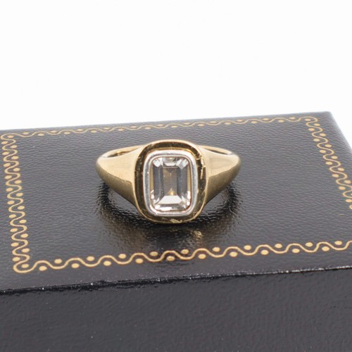 9ct gold emerald shaped cubic - emerald,