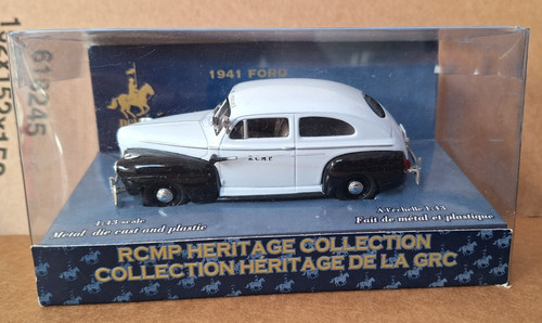 Rare 1941 ford cruiser - 1:43,