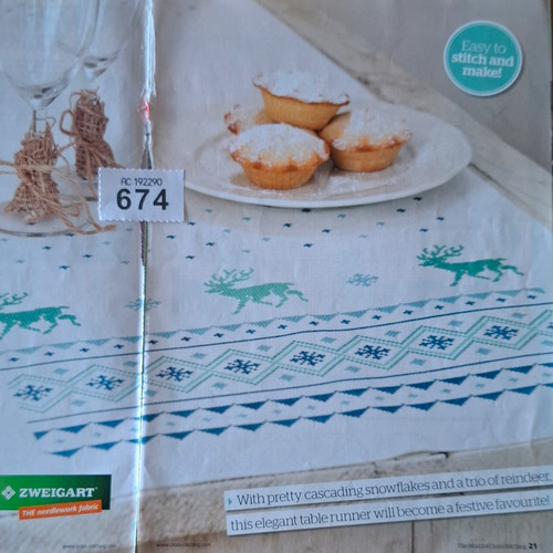 Zweigart table runner reindeer - zweigart,