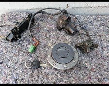 1995 SUZUKI GSXR 750WP LOCKSET SET IGNITION SWITCH TANK CAP SEAT LOCK COMPLETE