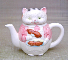 VINTAGE TEAPOT FAT CAT EATING