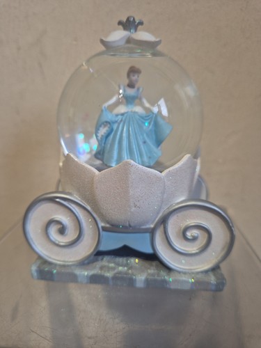 Disney snowglobe cinderella - disney,