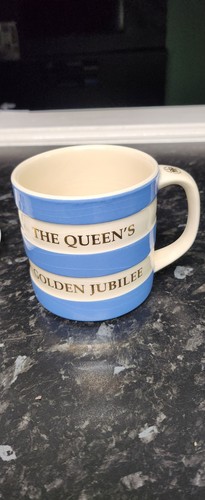 Green the queens golden - g,