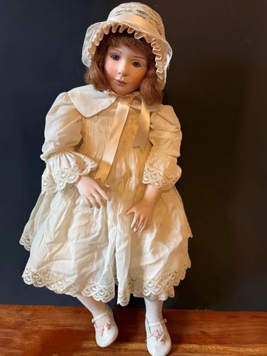 Large collectors doll - collectors,