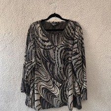 Maggie Barnes Women Top Plus