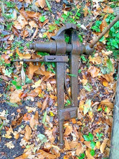 Vintage Blacksmiths Leg Vice 1m High 7in Jaws Perfectly Serviceable Vice Heavy