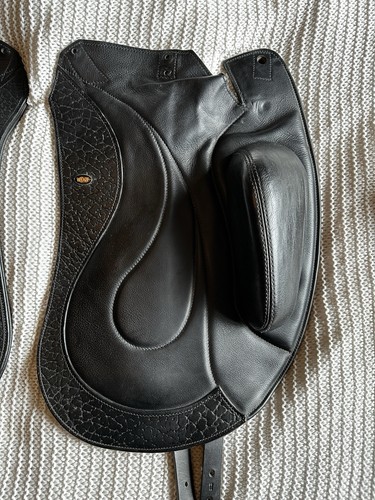 Wow angled back black equitana - wow,