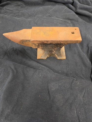 5489 small blacksmith - small,