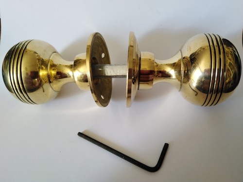 Pair brass round - a, beehive
