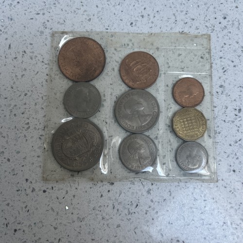 Coronation coin set sealed - ,