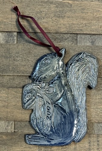 Rowe pottery works - rowe, squirrel