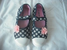 BNWOT Walkright girls blue