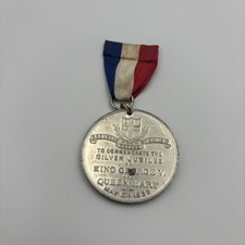 Medal to Commemorate the Silver Jubilee of King George V & Queen Mary 1935.