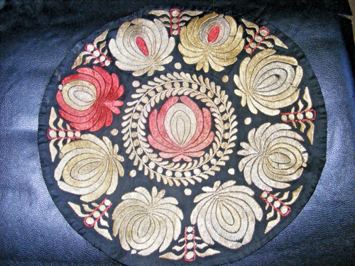 Vintage 1920s round - , table
