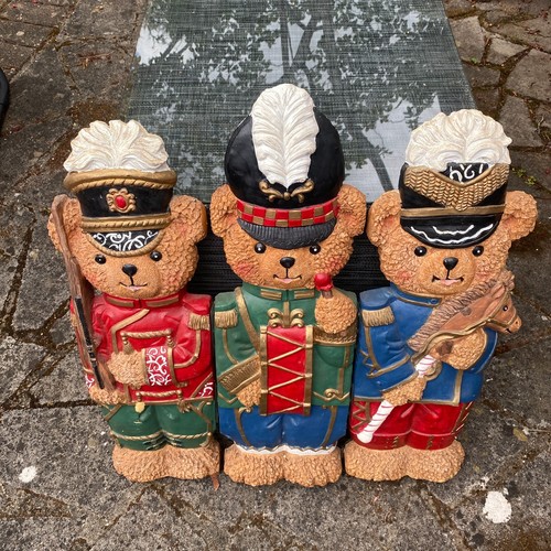 Large resin teddy bear - large,