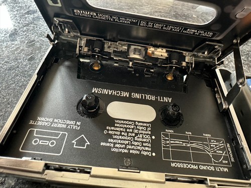 Aiwa 747 walkman - aiwa, cassette