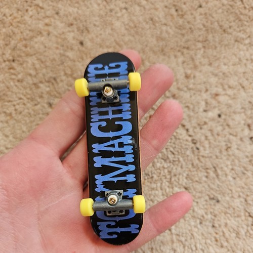 Tech deck finger skateboard - tech,
