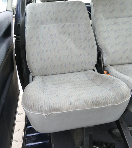 Seat rear right row - rear, 1.