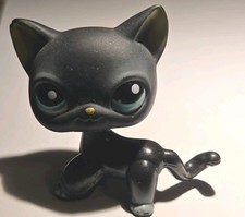 Littlest Petshop #994. Black Cat with Blue Eyes