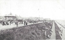 CLACTON-ON-SEA The Marine Parade, East - Postcard ref Y76