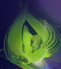 RARE VINTAGE URANIUM GLASS