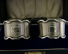 HEAVY 64g ENGLISH BOXED STERLING SILVER NAPKIN RINGS 1921 MINT ENGRAVED DR & PR
