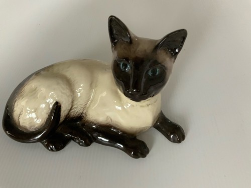 Beswick siamese cat in - siamese,