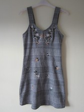 TOPSHOP SIZE 6 EMBROIDERED DRESS BLACK WHITE CHECK FLORAL PINAFORE SHIFT GINGHAM