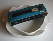 Pair of Vintage Pyrosil/Corning Ware ‘Cornflowers’ Dishes with original Handle