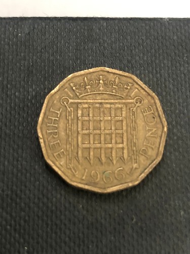 1966 queen elizabeth three - ,