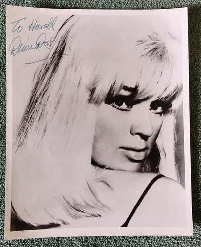 Diana dors signed photograph - dors,