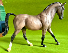 Breyer grullo 'Keen' Classic