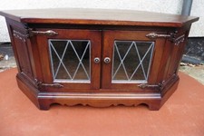 OLD CHARM CARVED OAK CORNER TV TELEVISION STAND, INTERTAINMENT UNIT, CLEAN ITEM.
