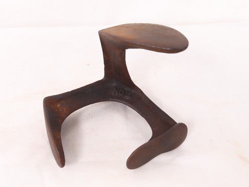 Vintage cast iron - shoe, last