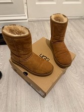 UGG  Classic Short II