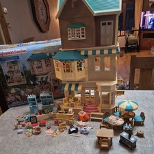 Sylvanian Families Applewood Department Store, Cottage inc Furniture,Accessories
