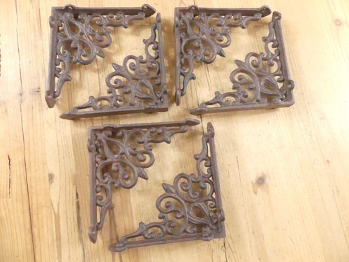 Antique style shelf brace - style,