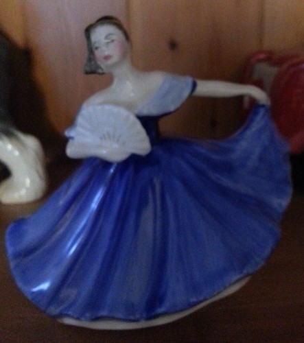Royal doulton elaine figurine - doulton,