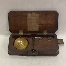 ANTIQUE SCALE "A L'I COURONNE"