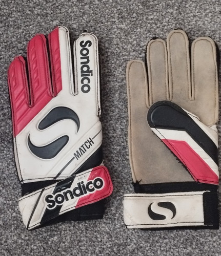 Sondico match goalkeeper - sondico,