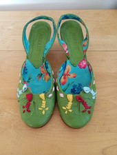 Absolutely Looky Sling Back