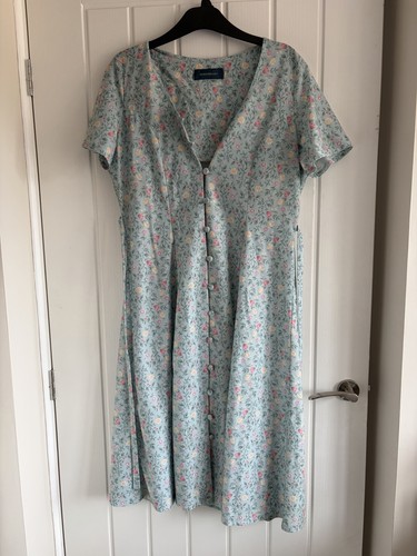 Vintage debenhams floral blue - floral,