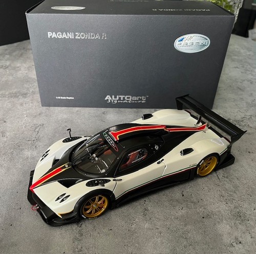 Rare autoart signature - v/rare,